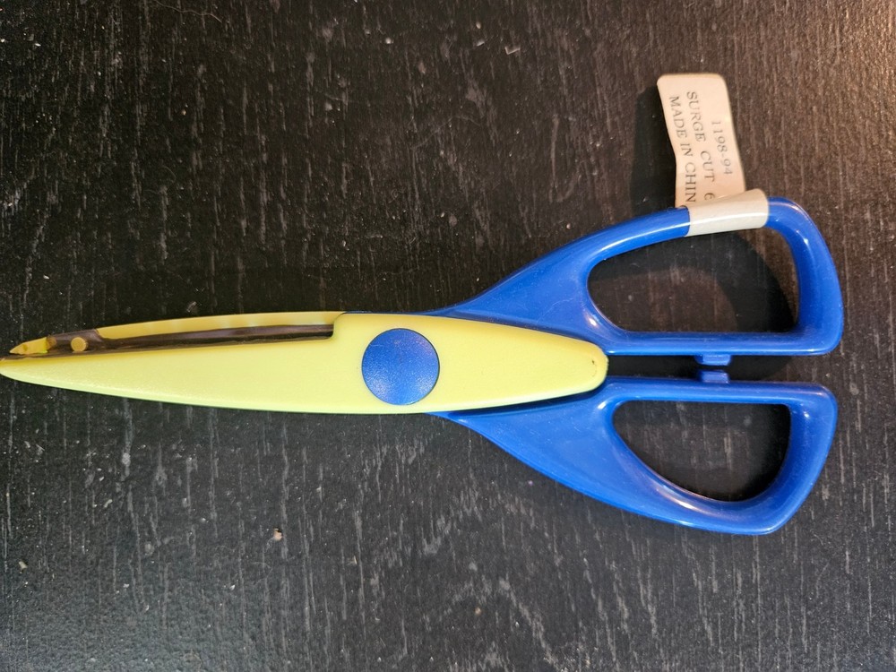 Decorative Edge Scissors for Scrapbooking