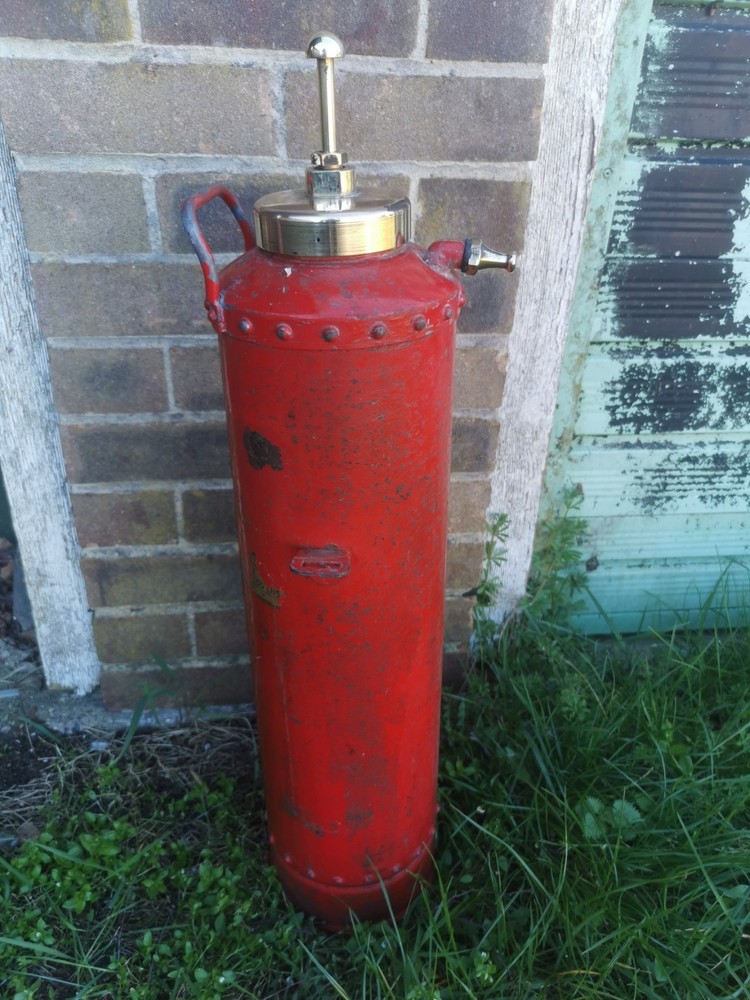 VINTAGE RED FIRE EXTINGUISHER (10)