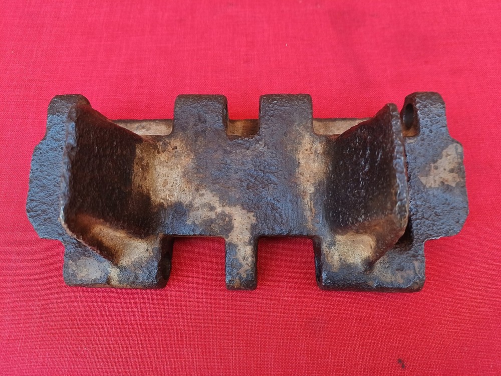 WW2 German - Czech Panzer tank LT 35 - LT vz.38 track link