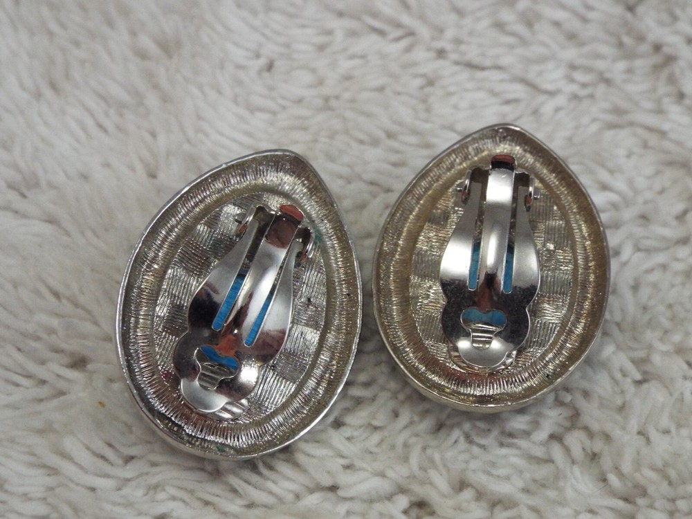 Silvertone Blue Stone Clip-on Earrings (A10)