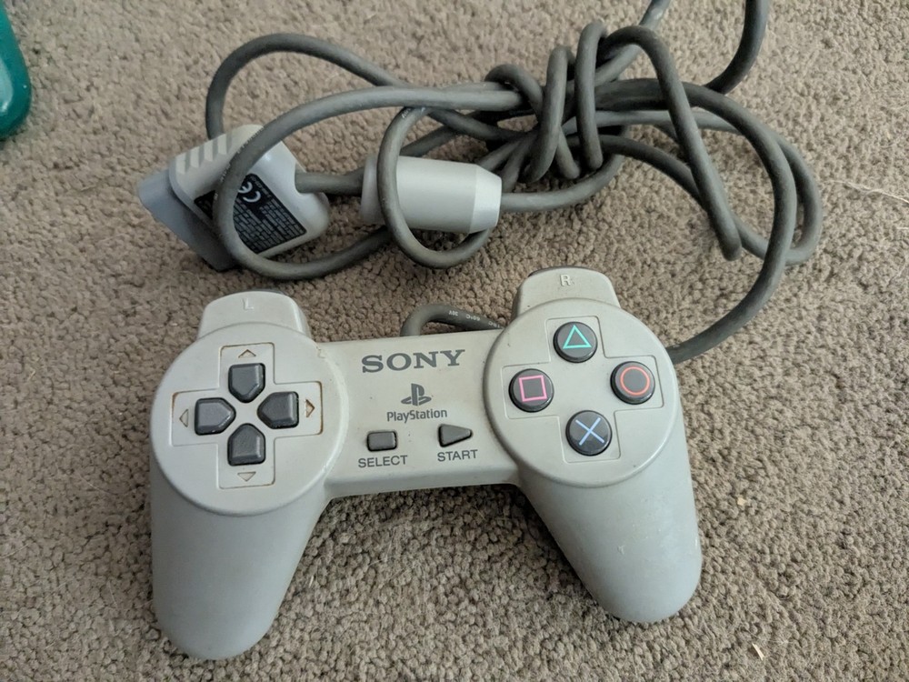 Lot of 5 Sony Controller /Playstation Controllers