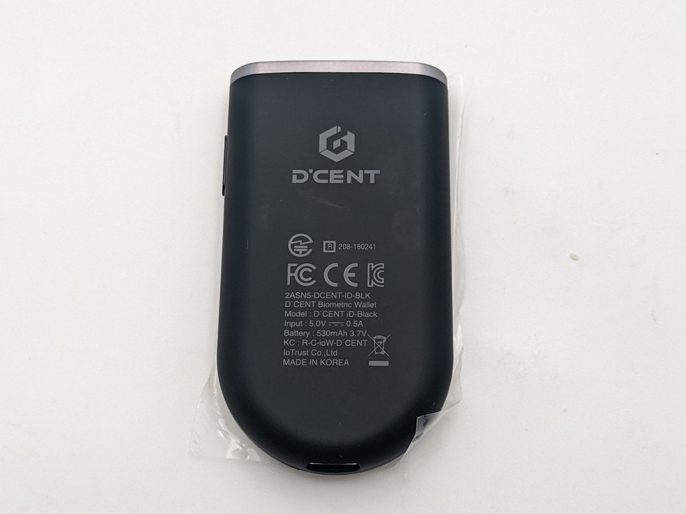 D'Cent Biometric Cryptocurrency Hardware Wallet - Fingerprint Scanner - Black