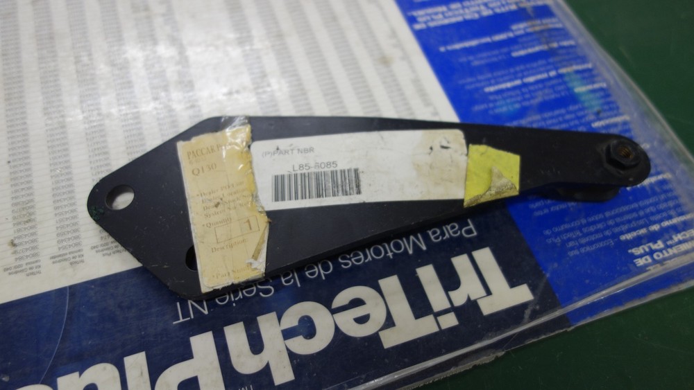 PACCAR L85-6085 Hood Support