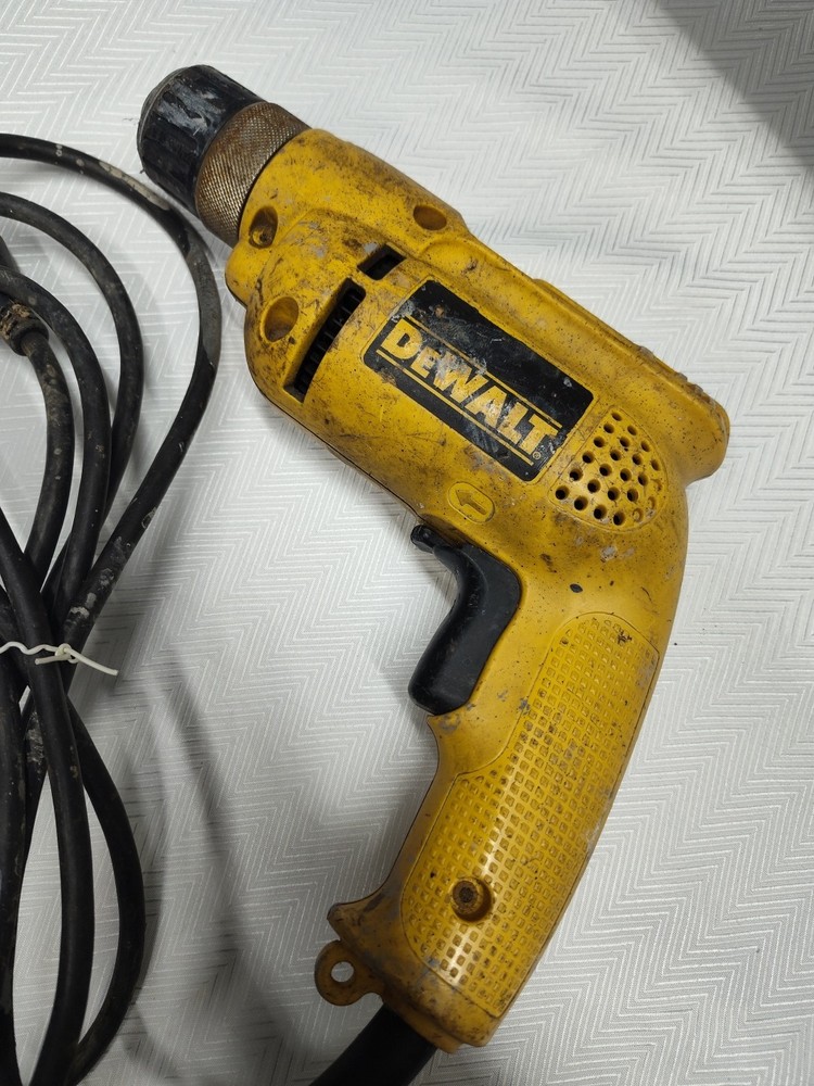 DeWalt D21002 3/8" VSR Variable Speed 6 Amp Corded Drill Tested Working