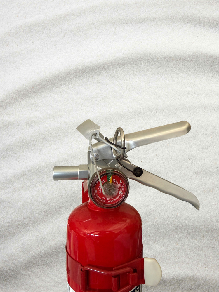 class ABC fire extinguisher - 2 1/2 lb Amerex