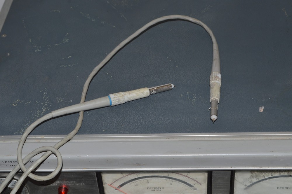 HEWLETT-PACKARD HP 8405A VECTOR VOLTMETER (ZLI61)