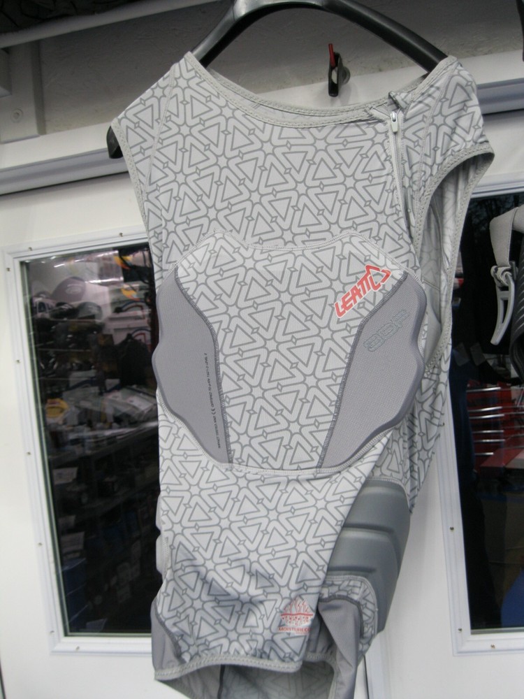 Leatt protection vest