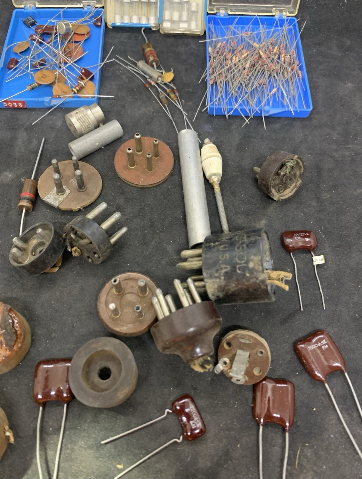 Misc. Radio and Electrical Parts * FROM HAM / ANTIQUE RADIO ESTATE * (A210)