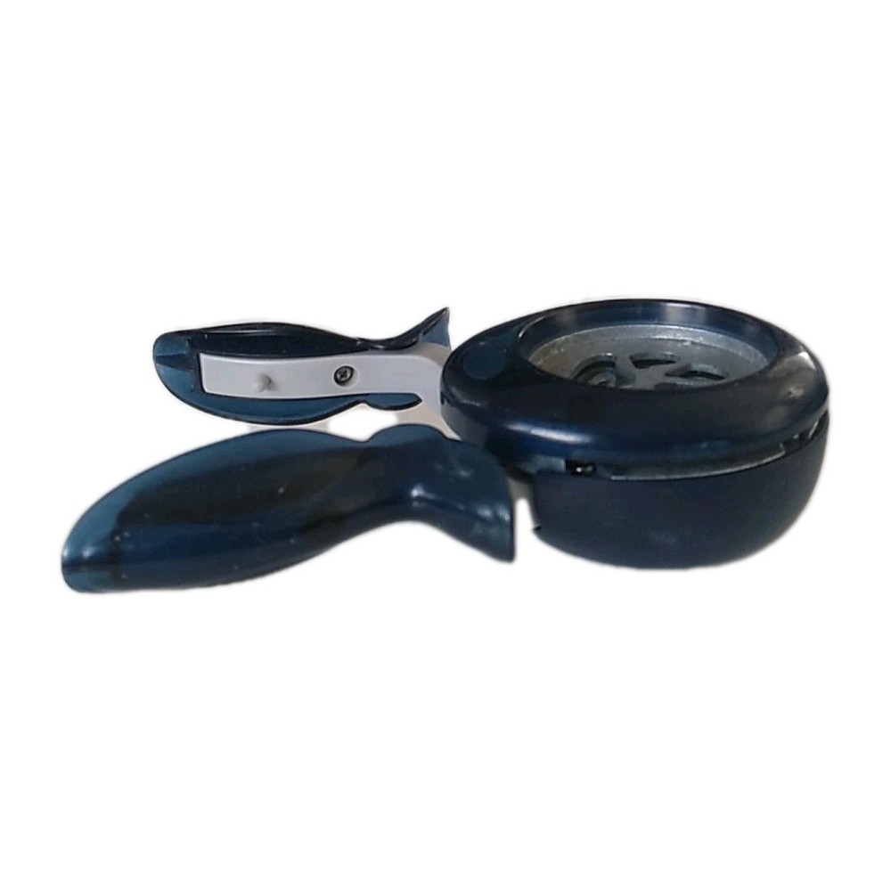 Fiskars Pawn Print Paper Punch