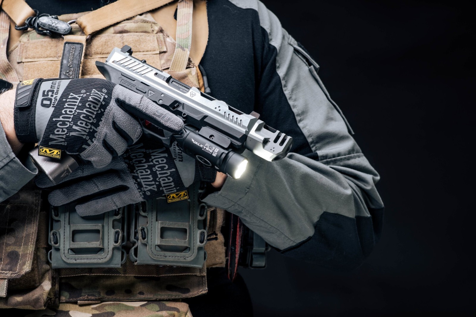 Olight PL-3R Valkyrie Rechargeable Rail Mounted Tactical Light, Black, 1500 Lum