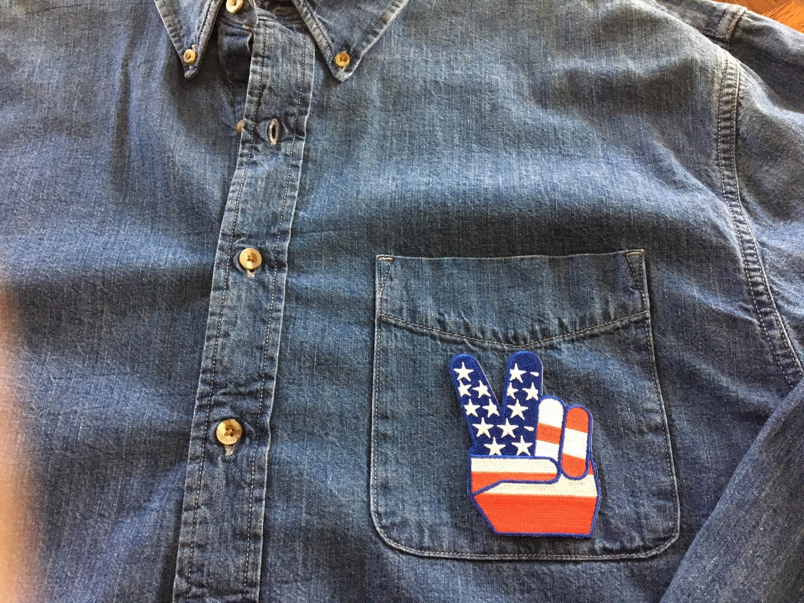 USA AMERICAN FLAG PEACE SIGN “V FOR VICTORY” EMBROIDERED PATCH (3.5") HI QLTY!