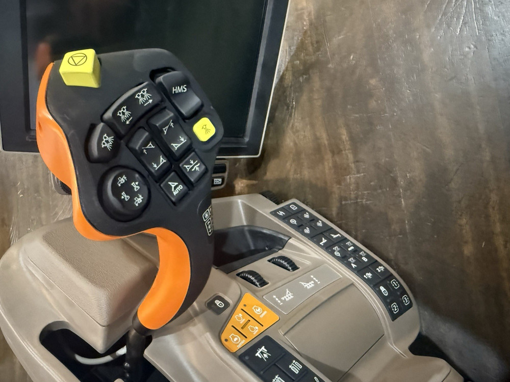 JOHN DEERE OEM Control Console With Joystick CommandCenter NEW