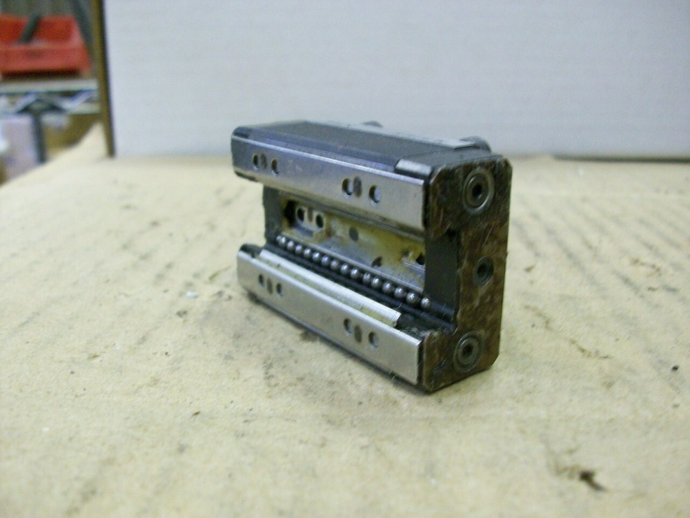 THK SR15W LINEAR SLIDE BLOCK