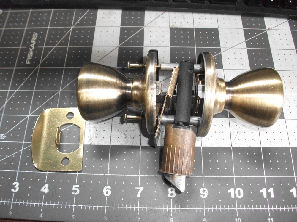 Passage Lockset Gold-tone w/strike