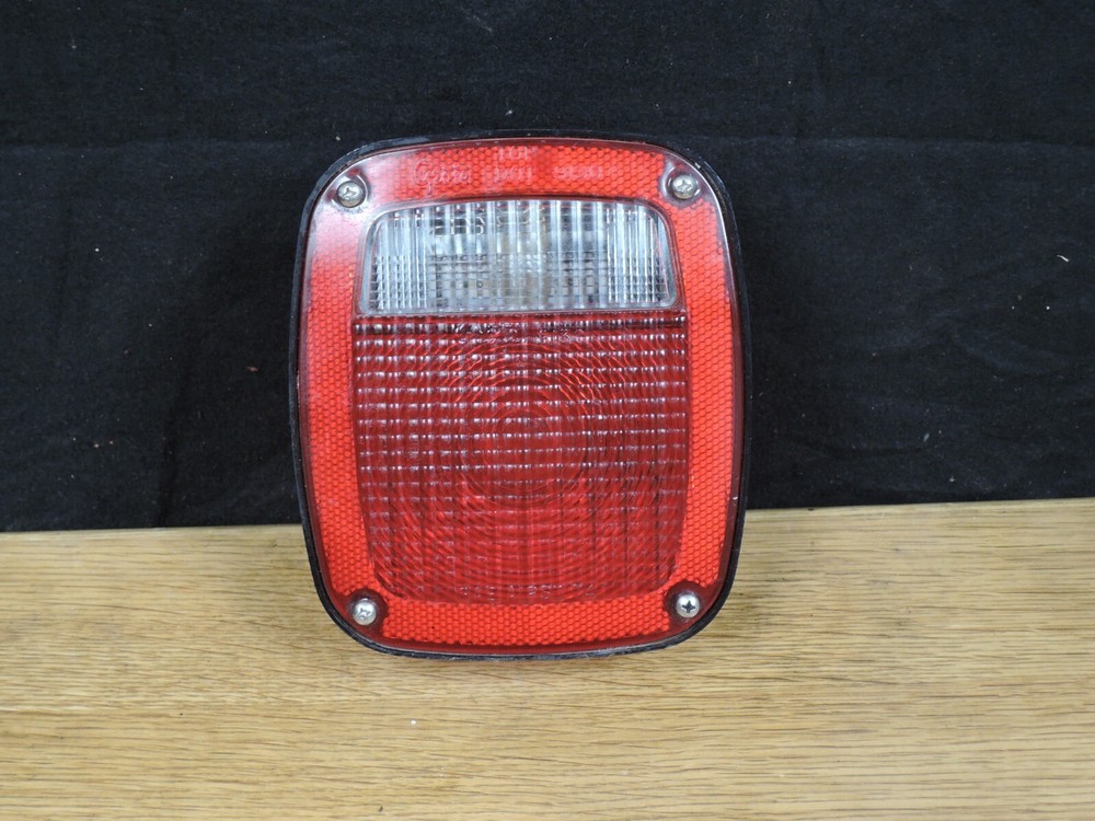 Grote 5377-70 Tail Light Take-Off 3 Stud