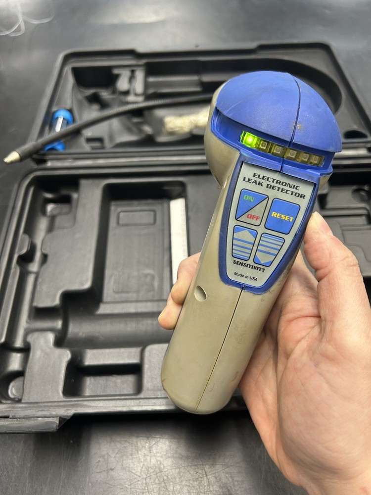 Mastercool Electronic Leak Detector - 55100