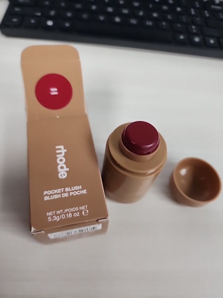 Rhode Pocket Blush date cake 5.3g/0.18fl.oz