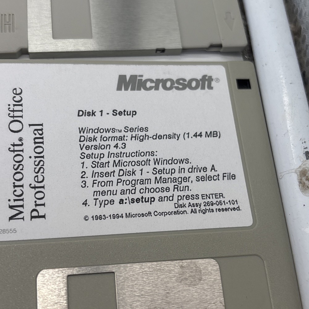 Microsoft Office Professional v 4.3 on 3.5" floppy disks (31) Complete Untested