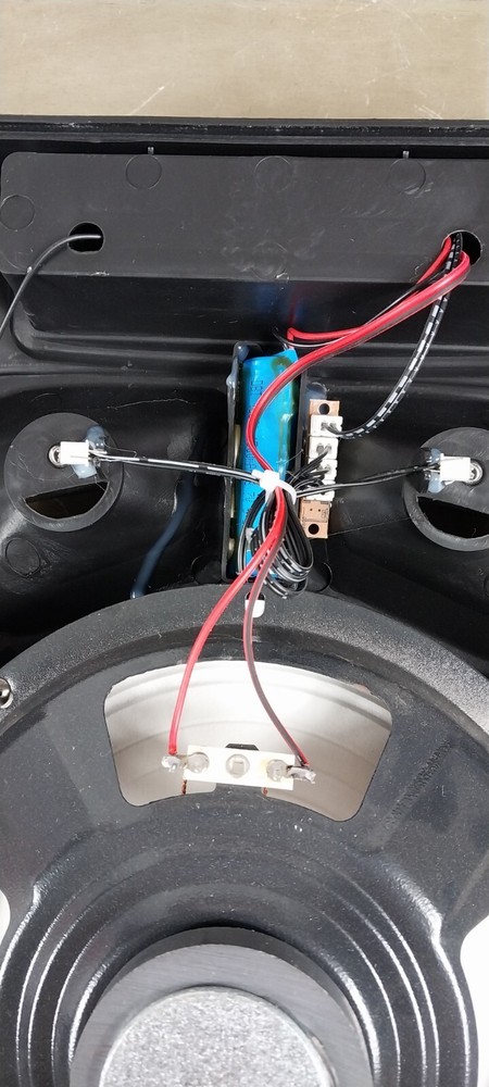 Aesackir Bluetooth Speaker Lights Up No Mic. or Remote TESTED Lights Work