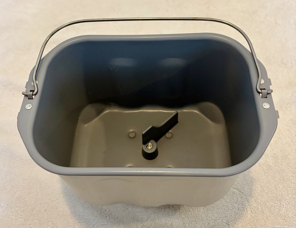 Breadman Bread Maker TR845 Replacement Pan & Paddle ONLY