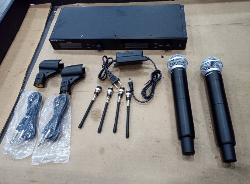 Used SLXD24D/SM58 Dual Handheld Wireless Microphone System