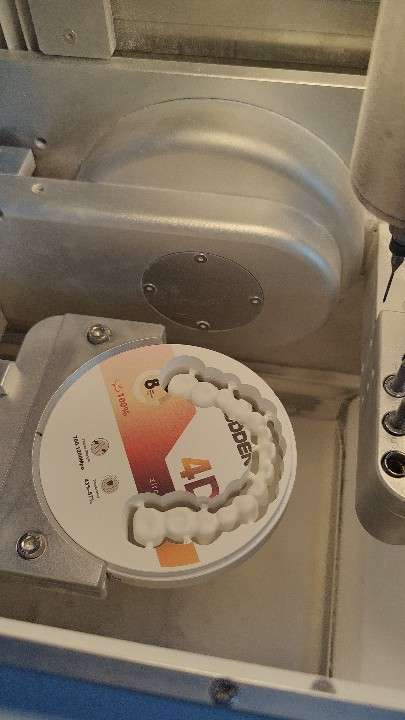 5-Axis Cutting Dental CAD/CAM Milling Machine Dentistry Closed Loop Stepper Moto