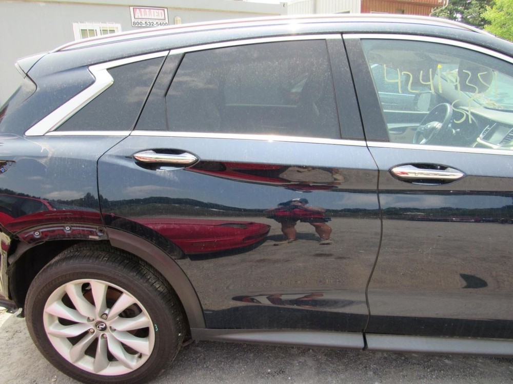 QX50 2019 Glove Box 1070263