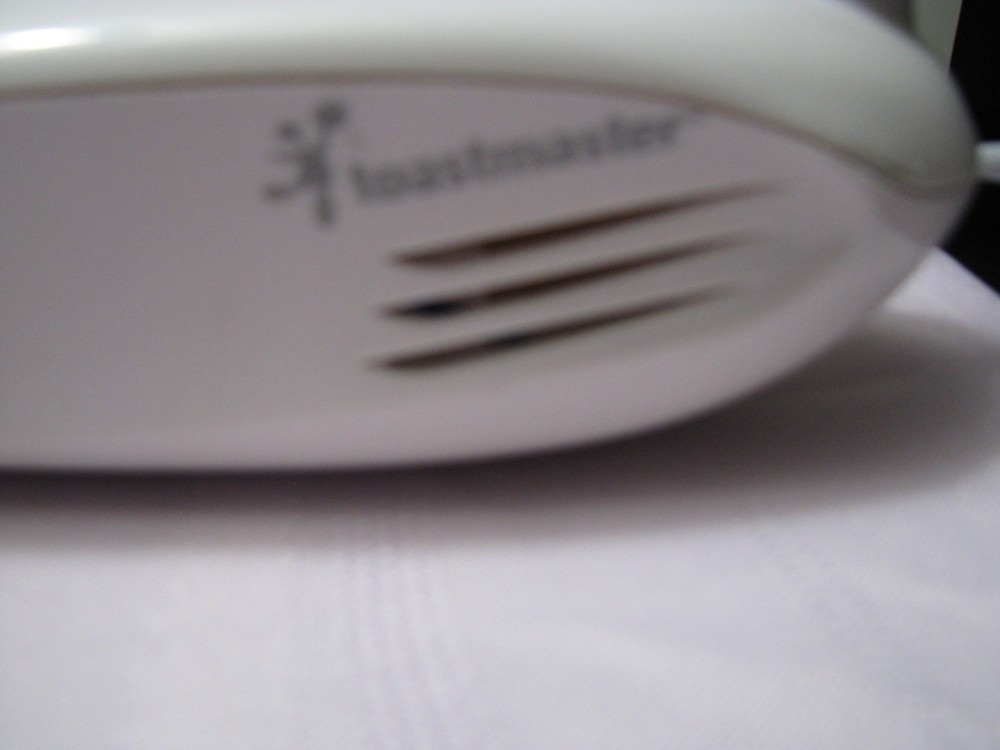 TOASTMASTER ELECTRIC KNIFE " NEW WITHOUT THE BOX"