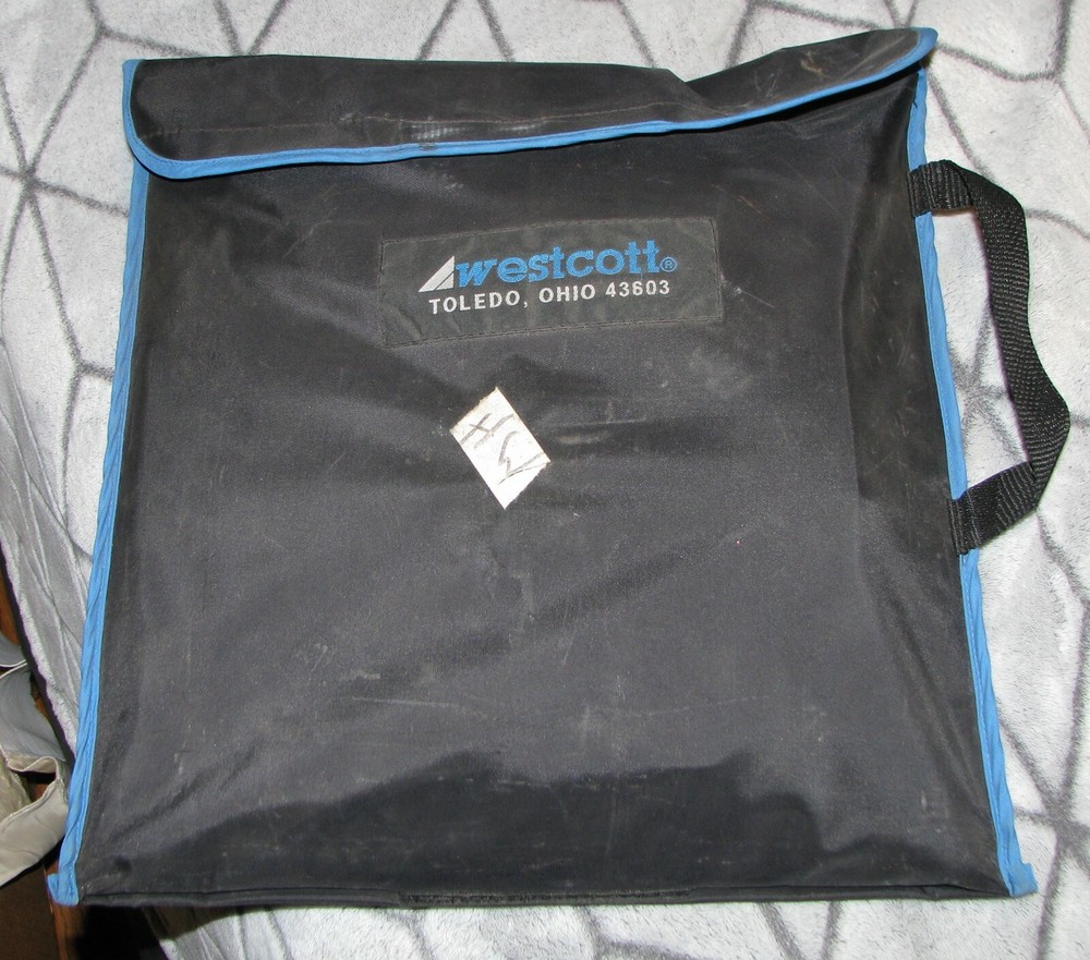 Westcott 12x12 Run & Gun Softbox w/Carrying Bag Light Diffusing 4.5" Opening