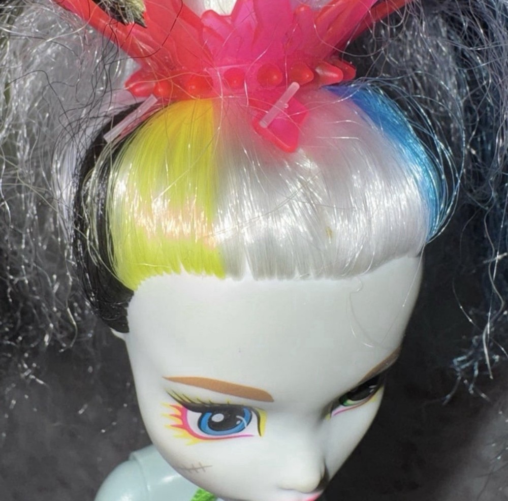 Monster high frankie 2016 voltage electrified doll