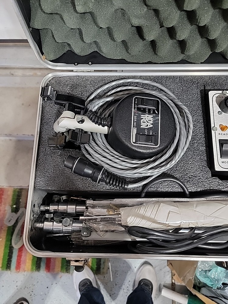 Novatron 240 Power Pack 2 Heads Light Stand & Hard Case
