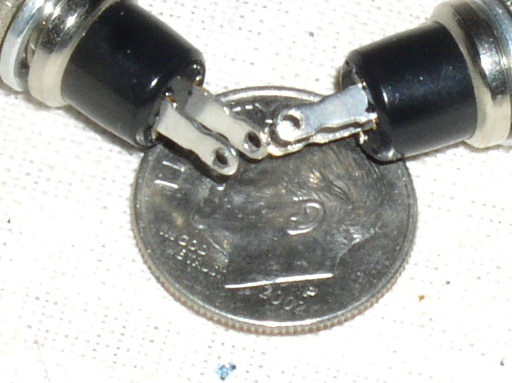 2 NEW N/C NORMALLY CLOSED BLACK PUSH BUTTON PUSHBUTTON TRAIN SWITCH 3 A AMP 3A