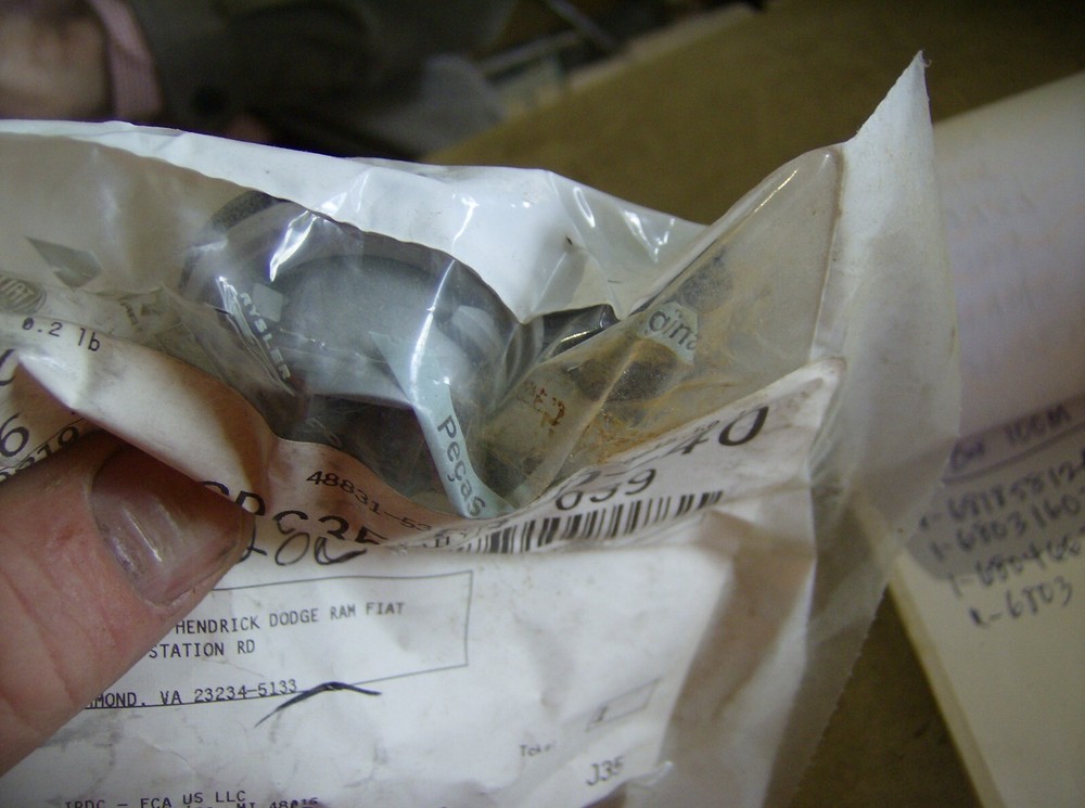 GENUINE MOPAR 68030819AA TAIL STOP TURN LAMP SOCKET BULK PACKED