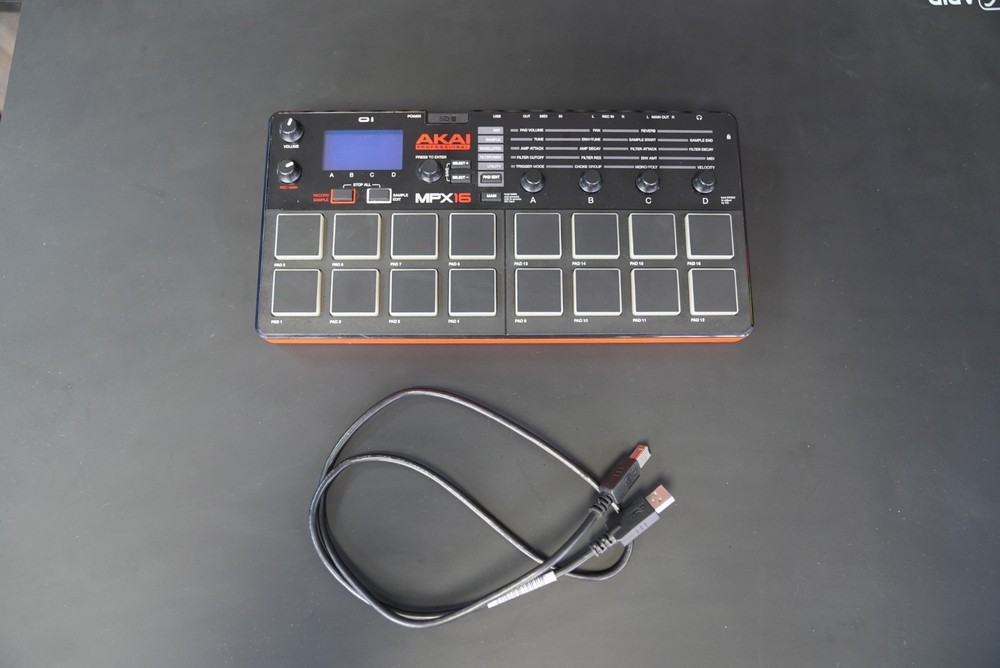 Akai MPX16 Drum Sampler Trigger Recorder Player Tested Working