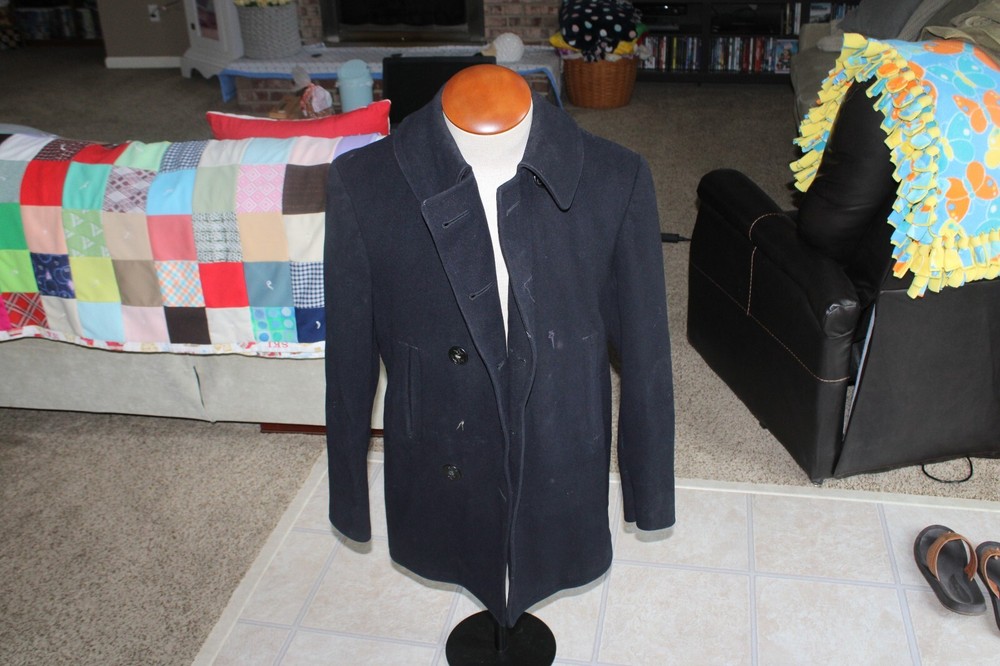 WW2 US Navy Pea Coat, Size Small/Medium  FREE SHIPPING !!!!!!