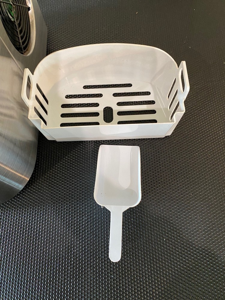 Magic Chef Portable Countertop Ice Maker Model HNIM27ST