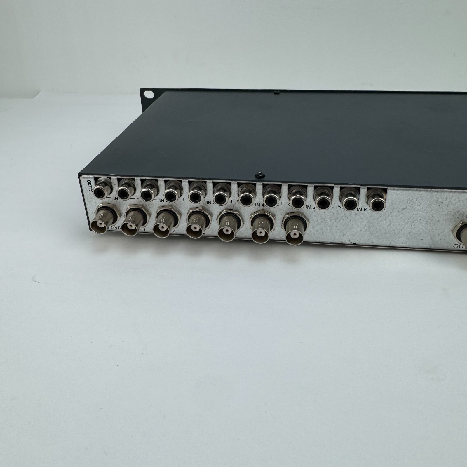 Kramer VS-601XLM 6x1:3 Composite Video & Stereo Audio Switcher 110V 21-0575010