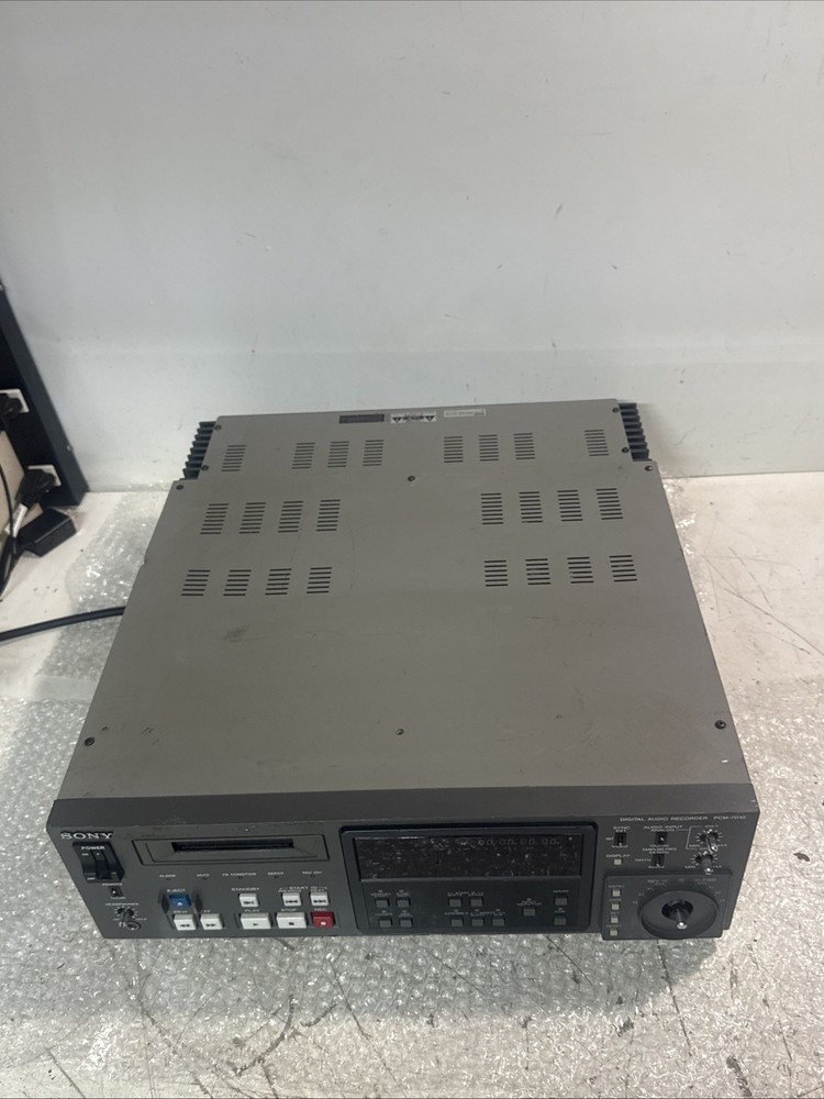 Sony PCM-7010 Digital Audio Recorder