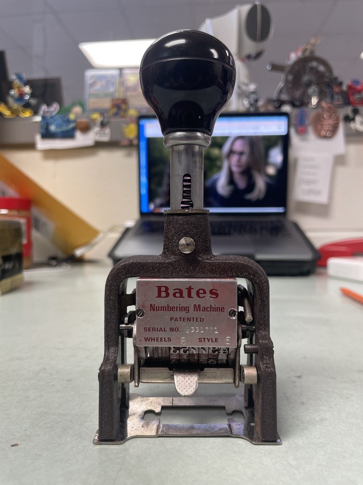 Bates Five Movement Numbering Machine: sequential stamp device six wheel style E