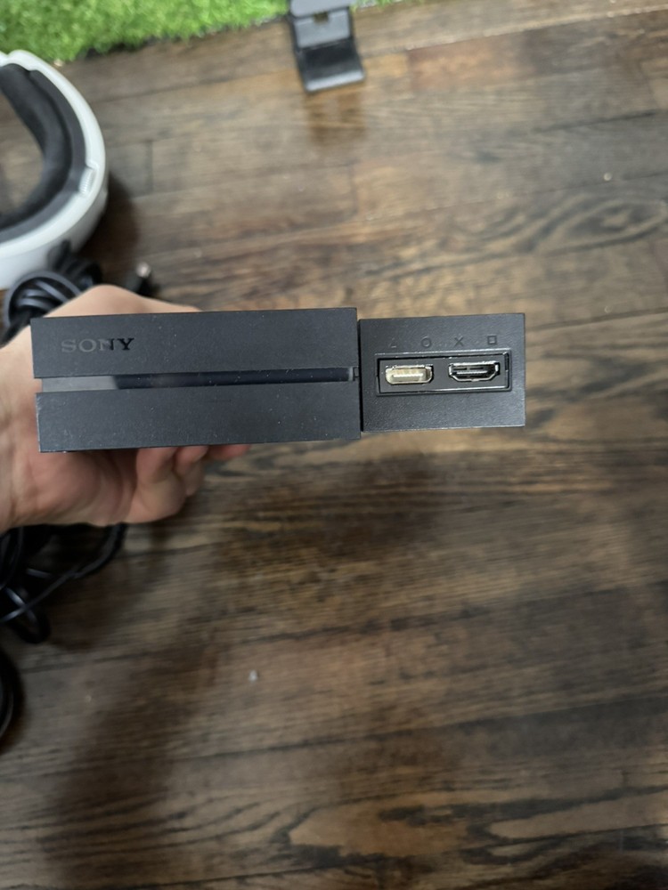 PlayStation VR (PSVR1) Complete Bundle with Original Box. Comes with everything.