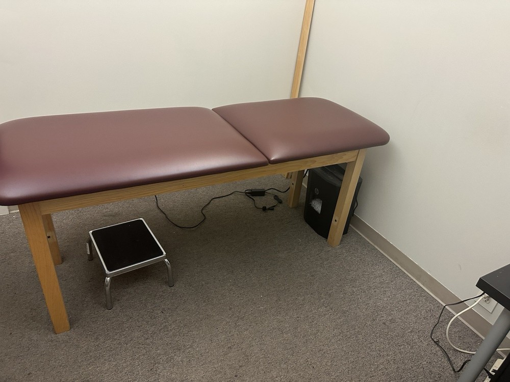 Examination table - Excellent Condition