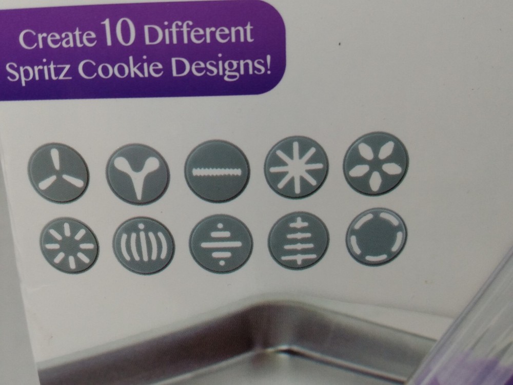 Spritz Design Cookie Press 10 Different Discs PLUS 7 Cookie Cutters