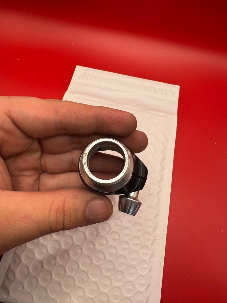 Dye Clamping Feedneck