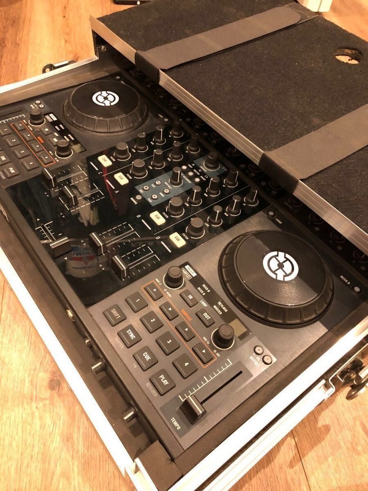 Native Instruments Traktor Kontrol S4 MK1 DJ Controller w/Power Cable USB Base