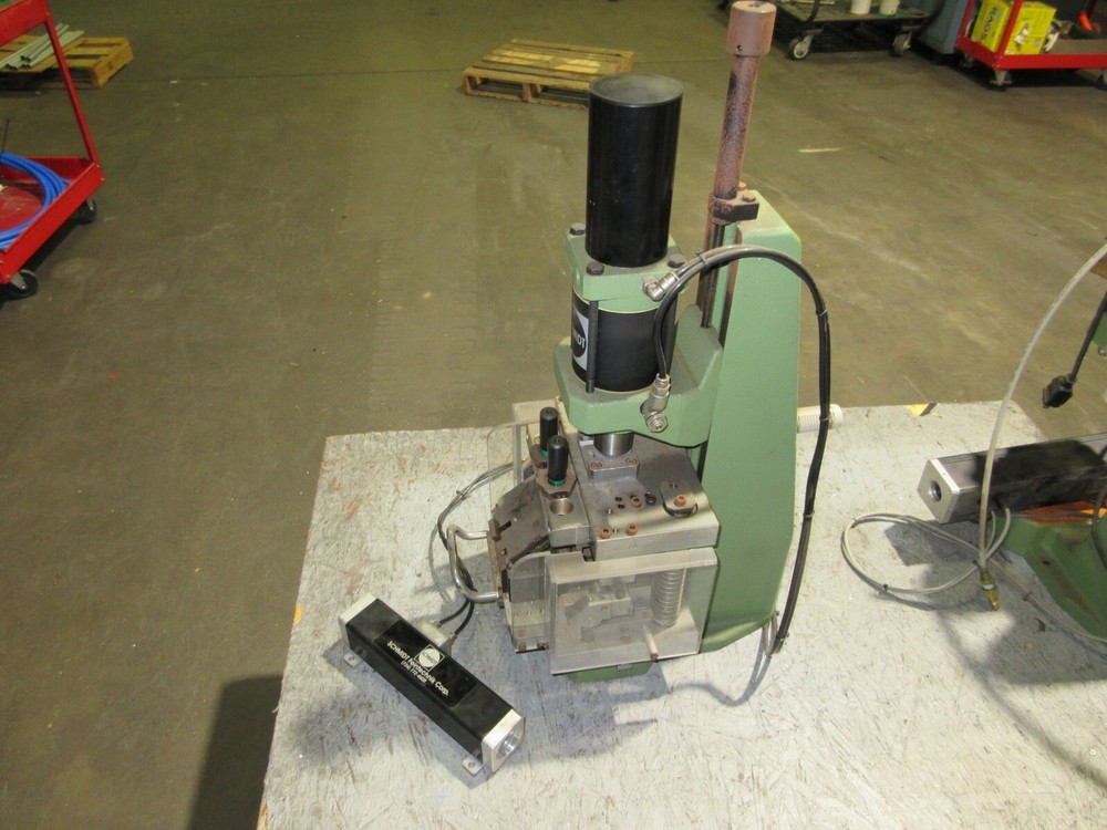 SCHMIDT PNEUMATIC PRESS 2" STROKE TYPE 22 / 22-005 650LB CAPACITY #A