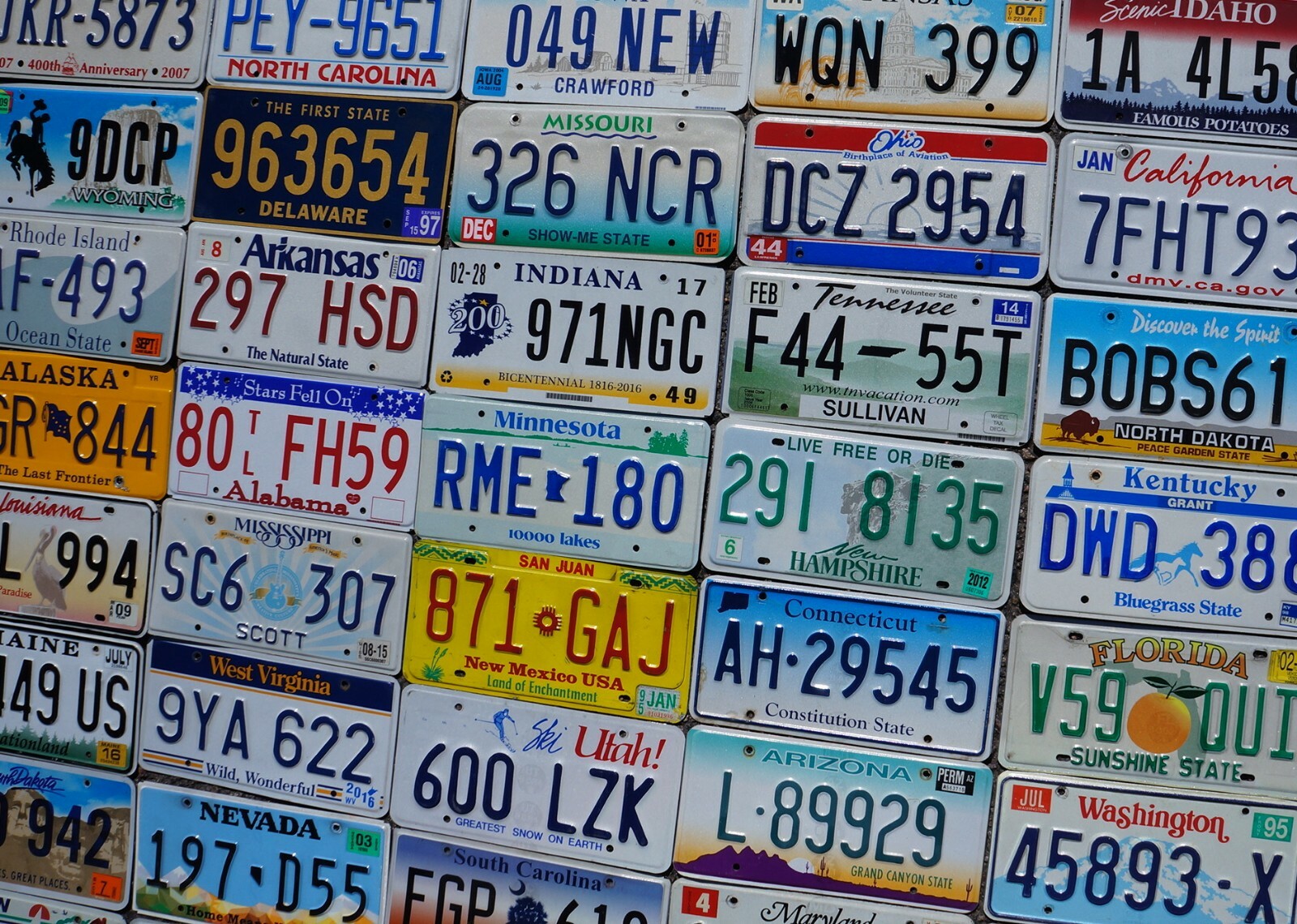 COMPLETE SET - ALL 50 STATES USA LICENSE PLATES LOT + Mexico Canada Panama Tags