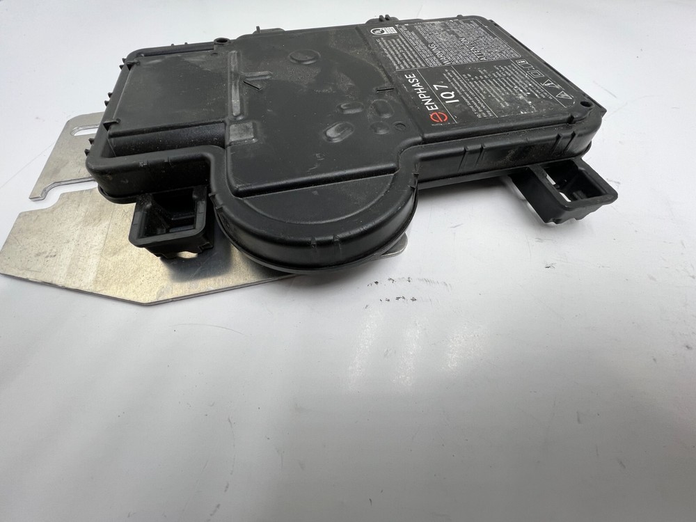 Enphase IQ7 Grid Support Interactive Microinverter 16-48V DC * BROKEN*