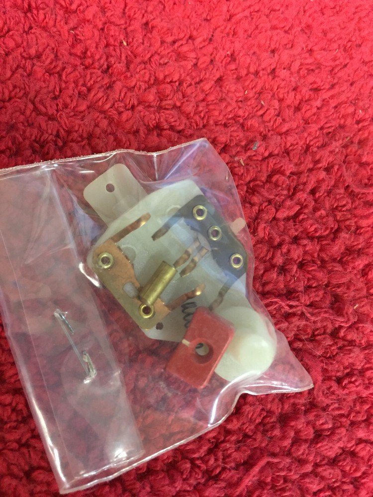 10880 LEV ASSY TRIPLETT  NOS