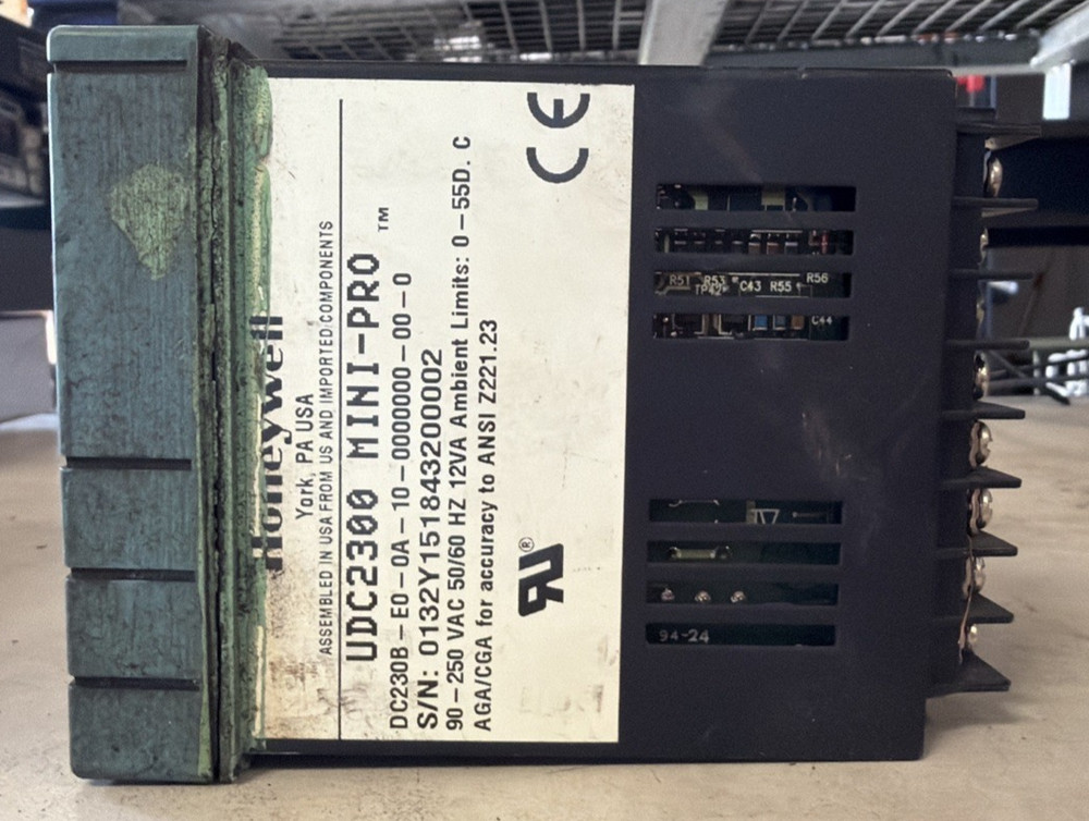 Honeywell UDC2300 Mini-Pro Temperature Controller DC230B-E0-0A-10-0000000-00-0