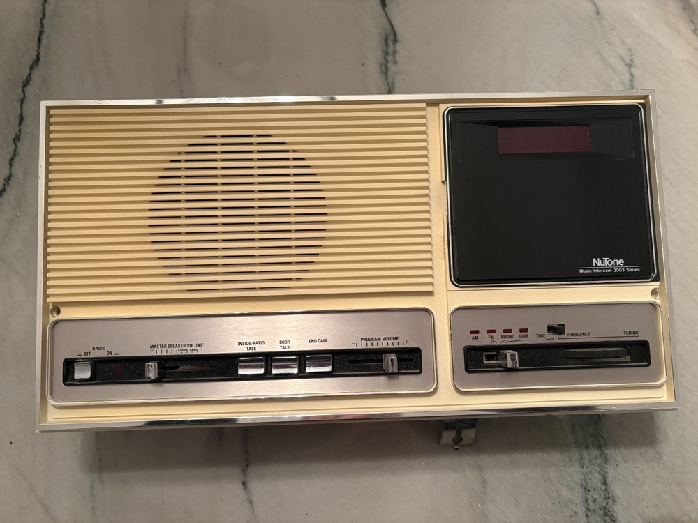 Nutone Master Intercom IM-3003 Off-White with In-Wall Housing/Brackets - Working
